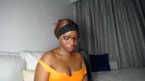 Liya online show from 04-22-26, 01:08