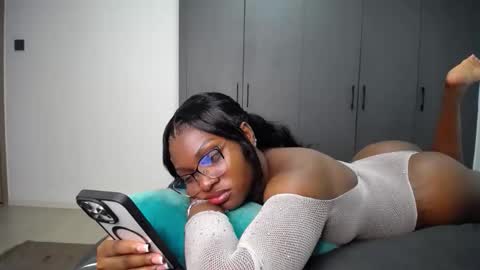 Liya online show from 05-23-26, 08:02