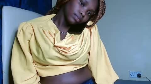 Snapshot of cute_beb2 chatting on 02-24-25, 11:21 V EE online show from 02-24-25, 11:21