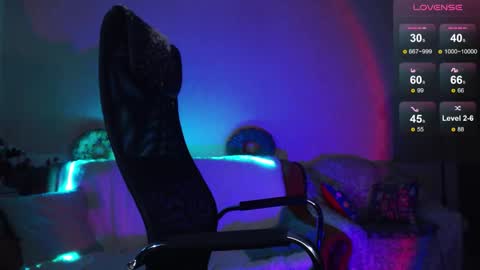 Snapshot of cute_betty chatting on 12-01-25, 04:06 Betty online show from 12-01-25, 04:06