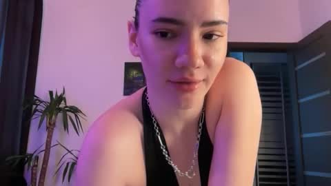 cute_bubbles online show from 05-17-26, 04:03