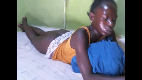 cute_doria online show from 10-05-25, 02:54