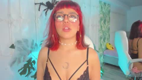 Sofa  online show from 10-13-25, 08:42