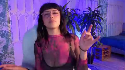 Sofa  online show from 06-16-26, 07:27
