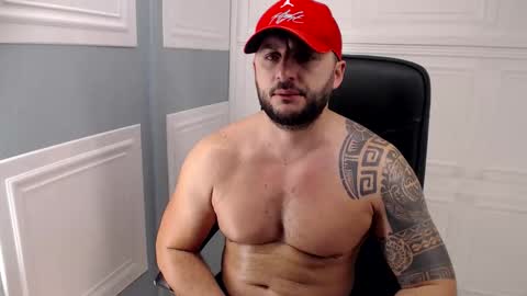 Snapshot of cute_johny01 chatting on 12-19-25, 10:39 Cute Johny01 online show from 12-19-25, 10:39