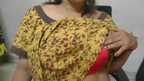 Snapshot of cute_kashmira99 chatting on 09-11-25, 05:13 kashmira online show from 09-11-25, 05:13