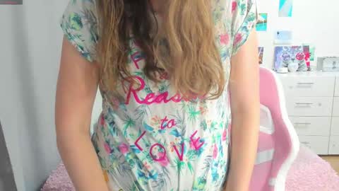 Snapshot of cute_kate0 chatting on 09-17-25, 12:51 cute_kate0 online show from 09-17-25, 12:51