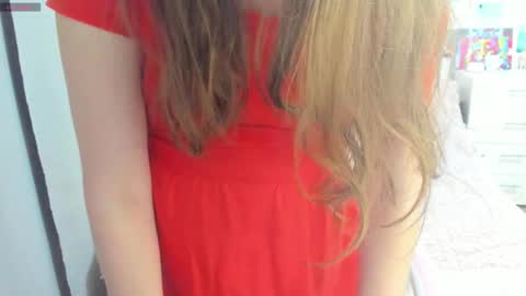 Snapshot of cute_kate0 chatting on 11-12-25, 11:10 cute_kate0 online show from 11-12-25, 11:10