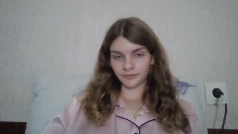 cute_kitte online show from 12-22-24, 11:52