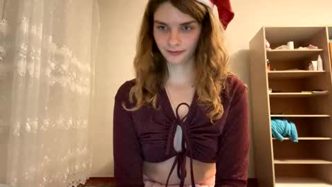 cute_kitte online show from 12-28-24, 10:34