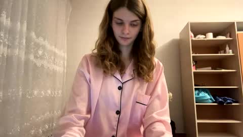 cute_kitte online show from 01-13-25, 07:10