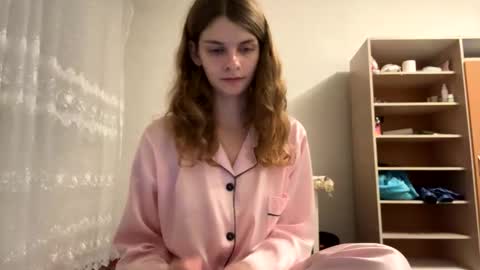 cute_kitte online show from 01-14-25, 01:26