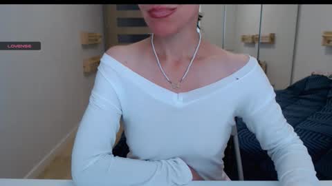 cute_lion_ online show from 10-16-25, 10:49