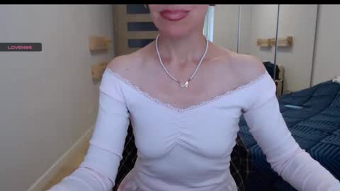 cute_lion_ online show from 10-19-25, 11:11