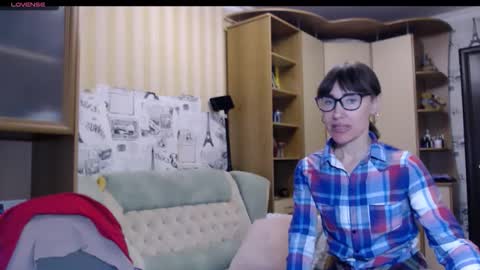 cute_lion_ online show from 12-04-25, 10:57