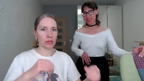 cute_lion_ online show from 05-24-26, 12:54