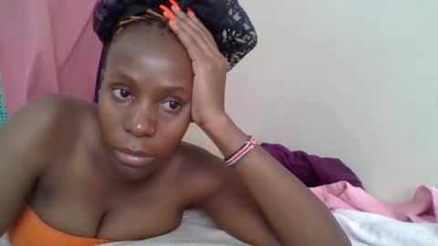 Snapshot of cute_lizah chatting on 02-25-25, 05:30 cute_lizah online show from 02-25-25, 05:30