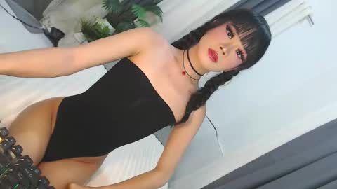 Snapshot of cute_maloi chatting on 04-29-26, 11:25 Jane online show from 04-29-26, 11:25