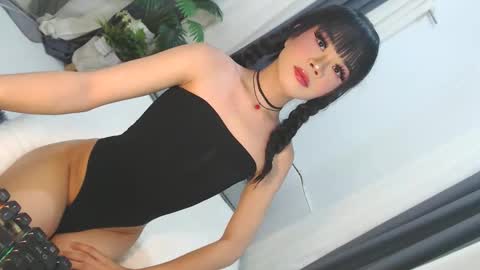 Snapshot of cute_maloi chatting on 05-08-26, 05:40 Jane online show from 05-08-26, 05:40