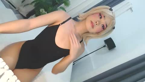 Snapshot of cute_maloi chatting on 06-05-26, 01:06 Jane online show from 06-05-26, 01:06