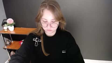 Veronica online show from 02-25-25, 07:20