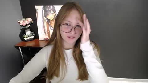 Veronica online show from 11-17-25, 07:36