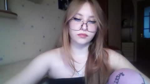 Veronica online show from 05-20-26, 02:34