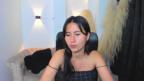 Snapshot of cute_rouss chatting on 12-12-24, 08:03 ROUSS online show from 12-12-24, 08:03