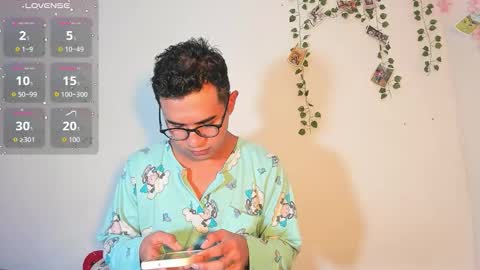 Snapshot of cute_sammy_1 chatting on 10-04-25, 10:57 cute_sammy_1 online show from 10-04-25, 10:57