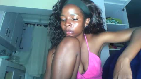 Snapshot of cute_sexy3 chatting on 04-21-26, 09:50 SHARON online show from 04-21-26, 09:50