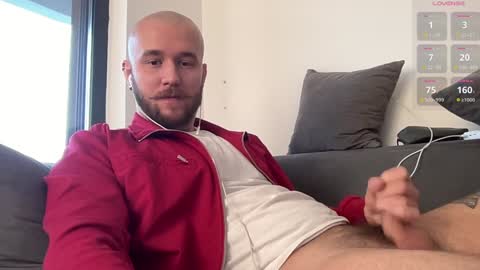 Snapshot of cute_skywalker chatting on 12-12-24, 07:30 cute_skywalker online show from 12-12-24, 07:30