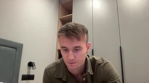 Snapshot of cute_skywalker chatting on 10-26-25, 05:52 cute_skywalker online show from 10-26-25, 05:52