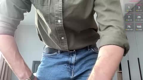 Snapshot of cute_skywalker chatting on 10-31-25, 11:00 cute_skywalker online show from 10-31-25, 11:00