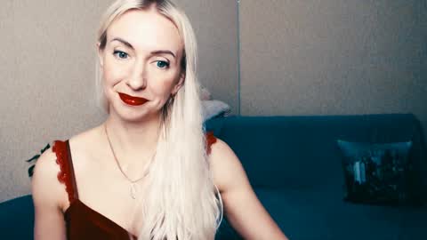 cute_smile_shy online show from 01-14-25, 07:11