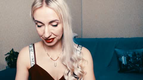 cute_smile_shy online show from 01-18-25, 12:57