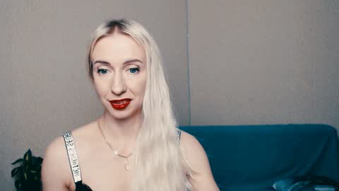 cute_smile_shy online show from 01-30-25, 11:34