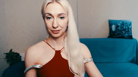 cute_smile_shy online show from 03-09-25, 12:20