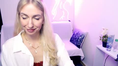 Snapshot of cute_smile_shy chatting on 04-25-26, 09:01 cute_smile_shy online show from 04-25-26, 09:01
