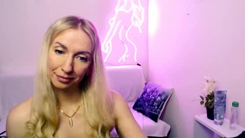 Snapshot of cute_smile_shy chatting on 04-26-26, 09:07 cute_smile_shy online show from 04-26-26, 09:07