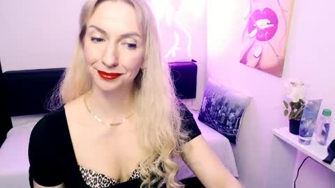 Snapshot of cute_smile_shy chatting on 05-15-26, 09:11 cute_smile_shy online show from 05-15-26, 09:11