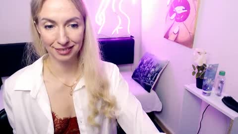 Snapshot of cute_smile_shy chatting on 05-16-26, 09:17 cute_smile_shy online show from 05-16-26, 09:17