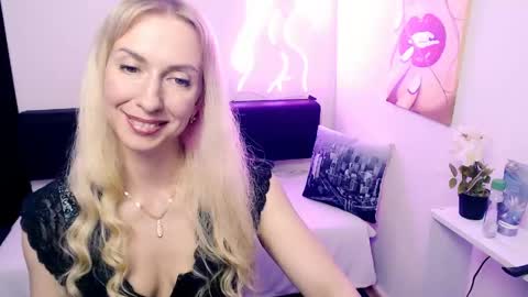Snapshot of cute_smile_shy chatting on 05-19-26, 08:48 cute_smile_shy online show from 05-19-26, 08:48