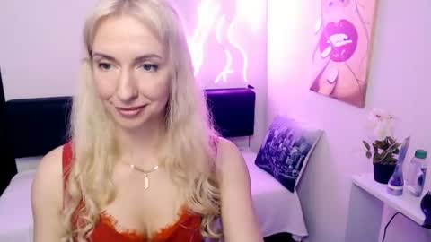 Snapshot of cute_smile_shy chatting on 06-09-26, 09:04 cute_smile_shy online show from 06-09-26, 09:04