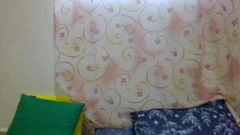 cute_xeniah online show from 10-16-25, 03:51