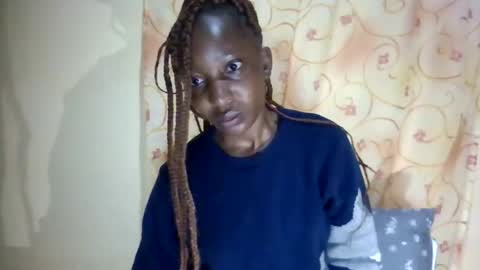 cute_xeniah online show from 10-31-25, 02:34