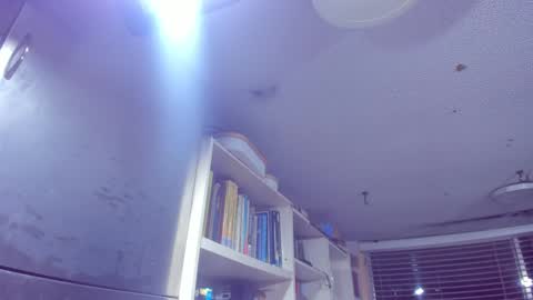 Snapshot of cuteanddesesperate chatting on 12-15-24, 07:46 WANNA SEE MORE OF TWINS online show from 12-15-24, 07:46