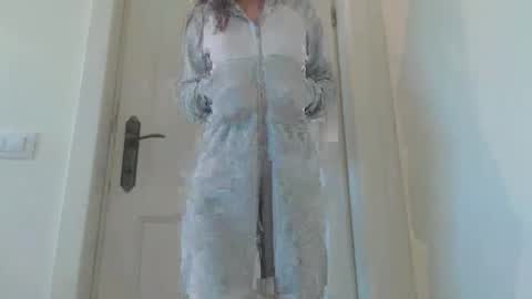 Anne-Marie  online show from 10-29-25, 10:17