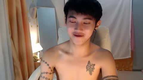 Snapshot of cuteasiancock98 chatting on 10-16-25, 08:21 Steph online show from 10-16-25, 08:21