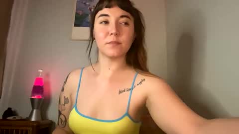 Snapshot of cuteballoons chatting on 12-31-24, 01:04 CuteBalloons online show from 12-31-24, 01:04