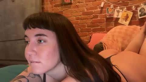 Snapshot of cuteballoons chatting on 03-03-26, 10:26 CuteBalloons online show from 03-03-26, 10:26